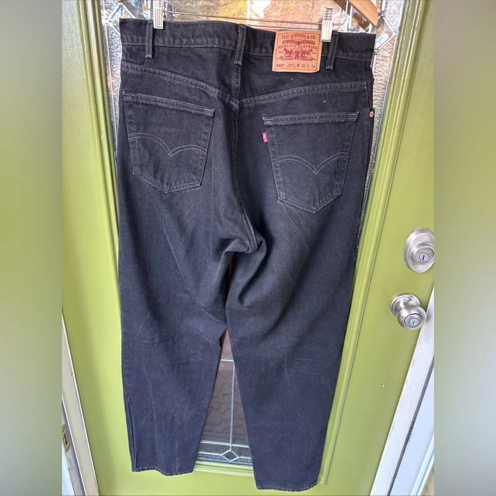 Vintage LEVIS Jeans Men 36x34 Black Denim 90s 560 Loose Fit Tapered Leg USA Made